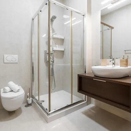 Golden Terrace Delight Apartment