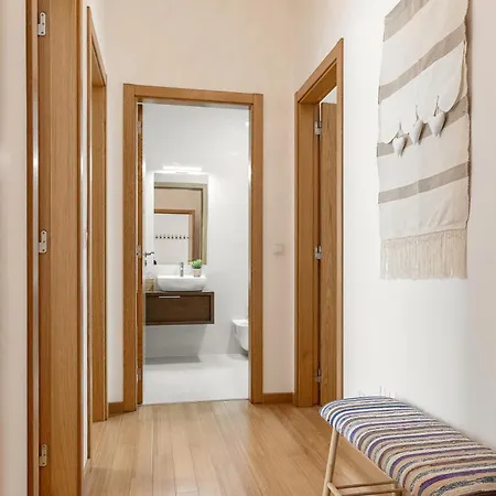 Golden Terrace Delight Apartment